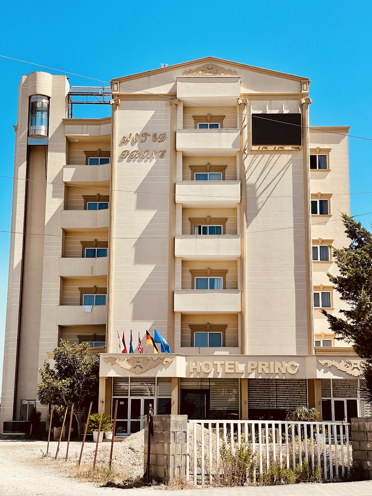 Prince Hotel Golem