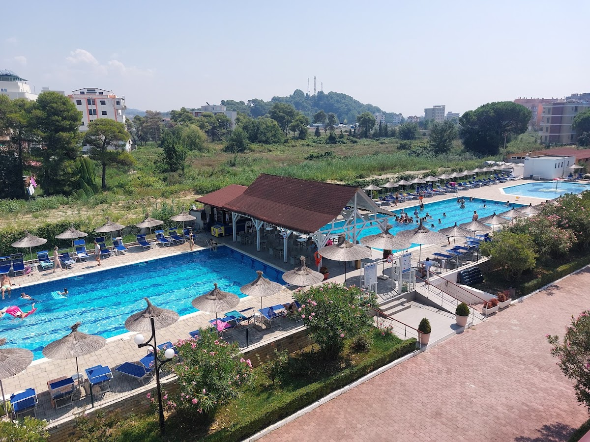 Kolaveri Resort, Golem photo 4
