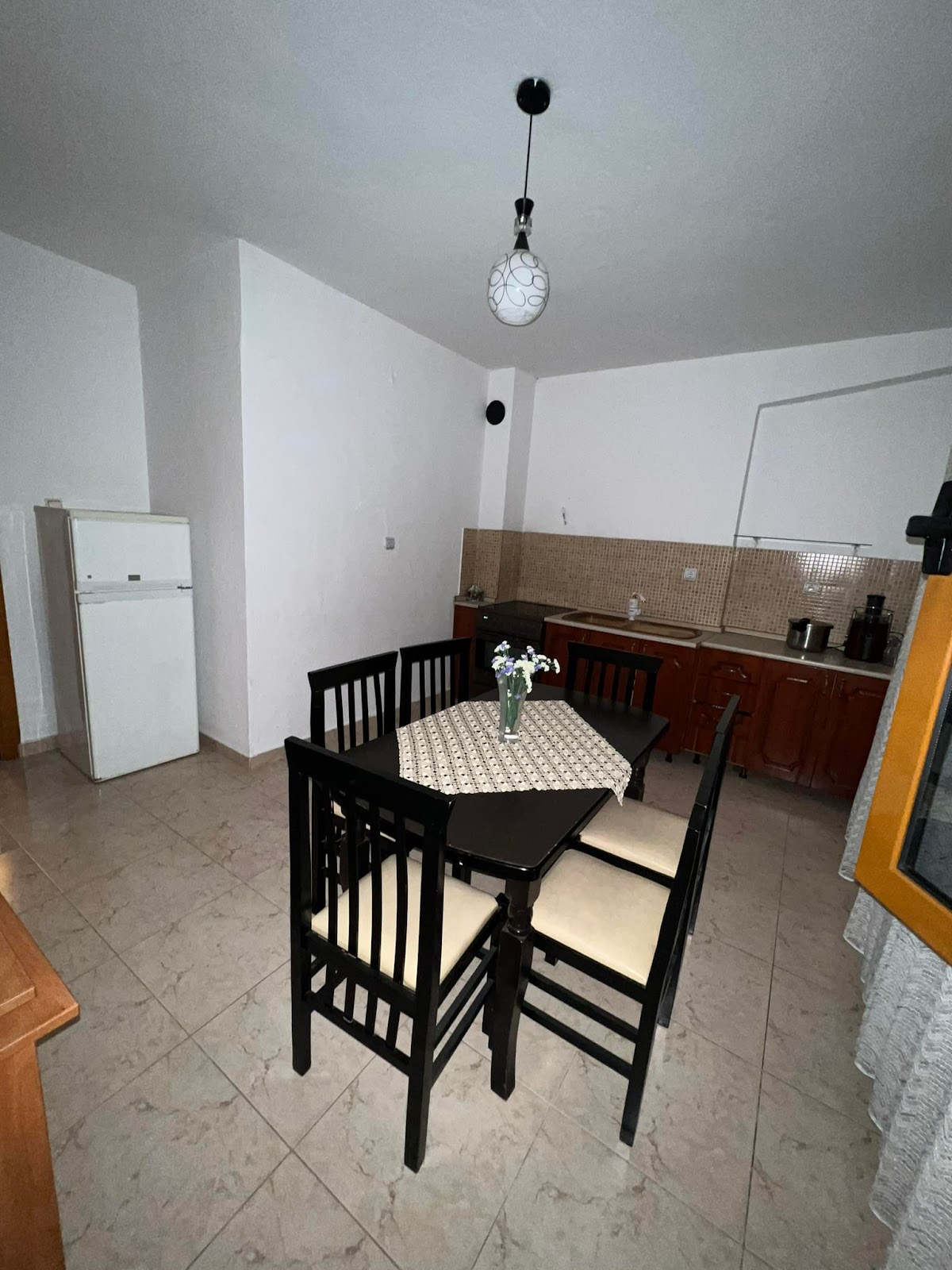 Zeqollari Apartment photo 4