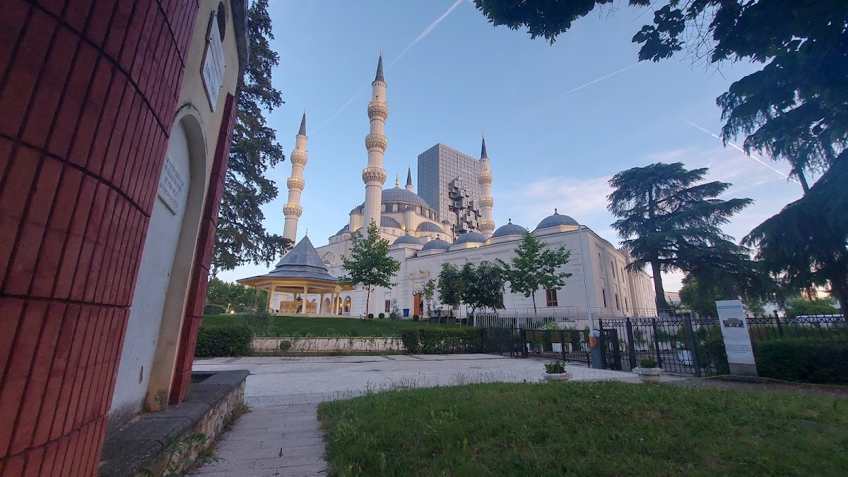 Tour Tirana photo 4