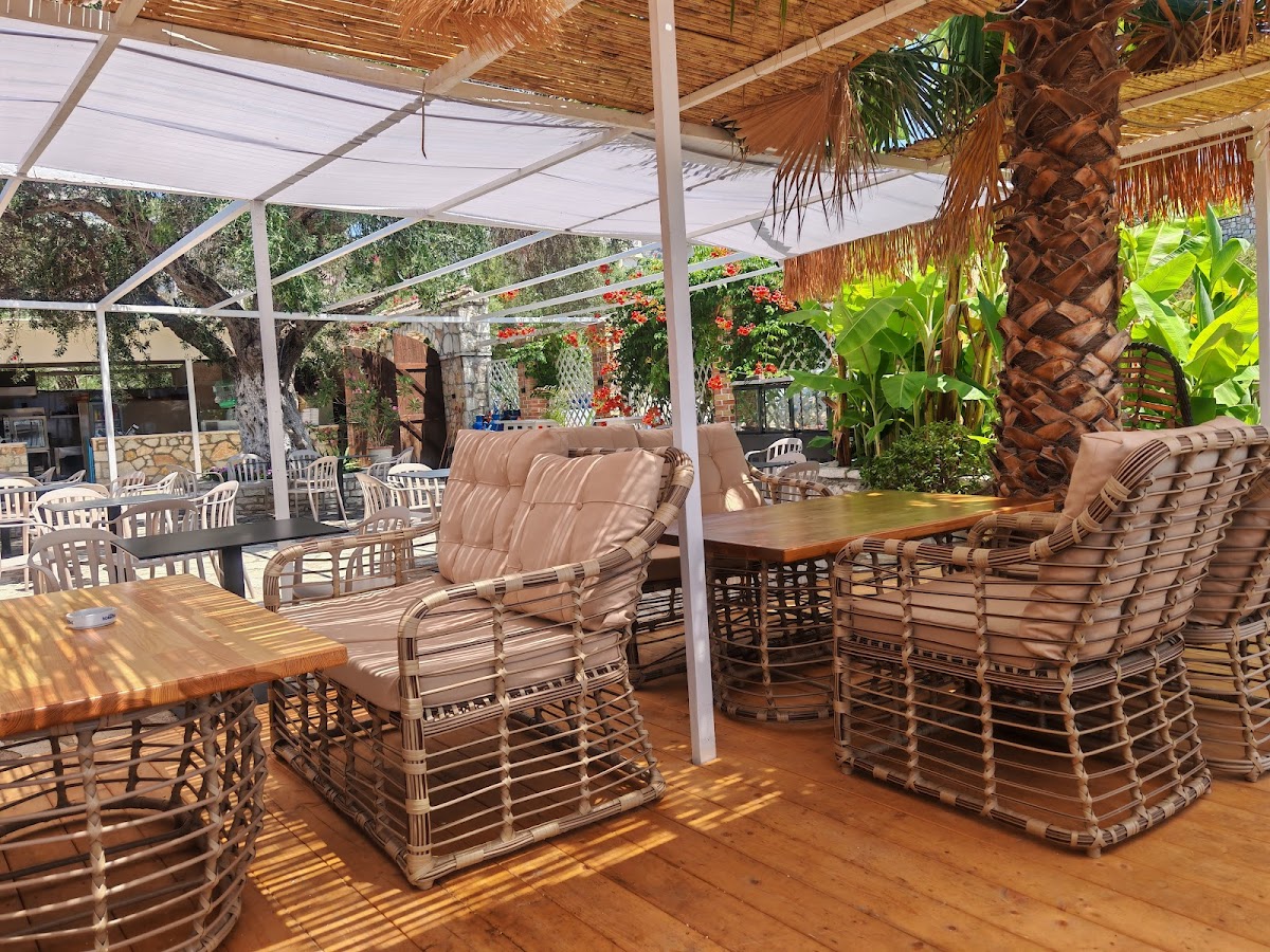 Piccadilly Beach Bar & Restaurant photo 4