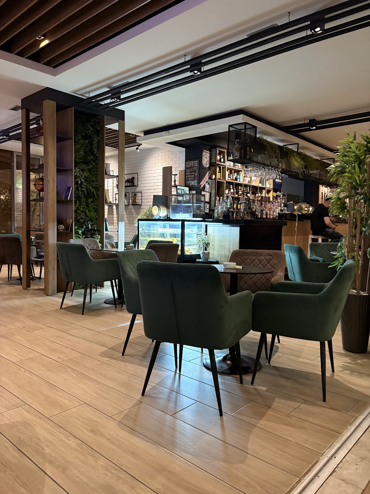 Eridon Bar photo 2