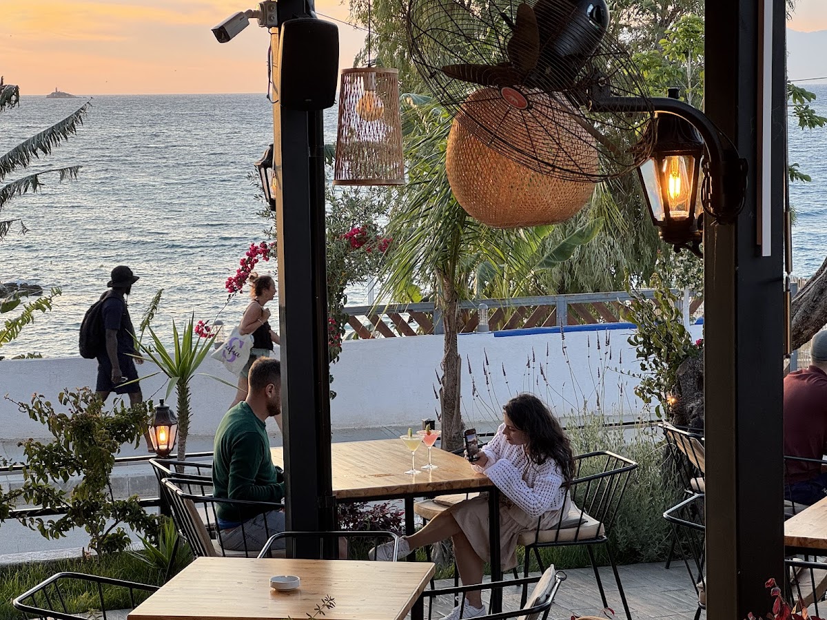 Malibu Resto Lounge & Pizza photo 5