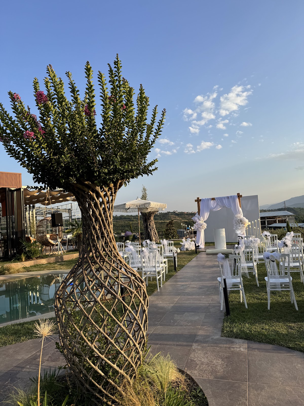 Nën Yje (Bar Restaurant Wedding Hall) photo 4