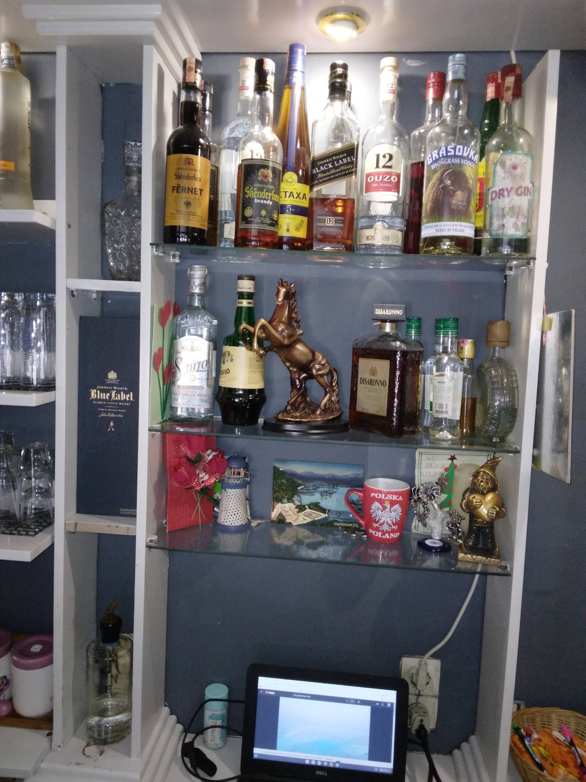 Ana's Bar & Cafe photo 4