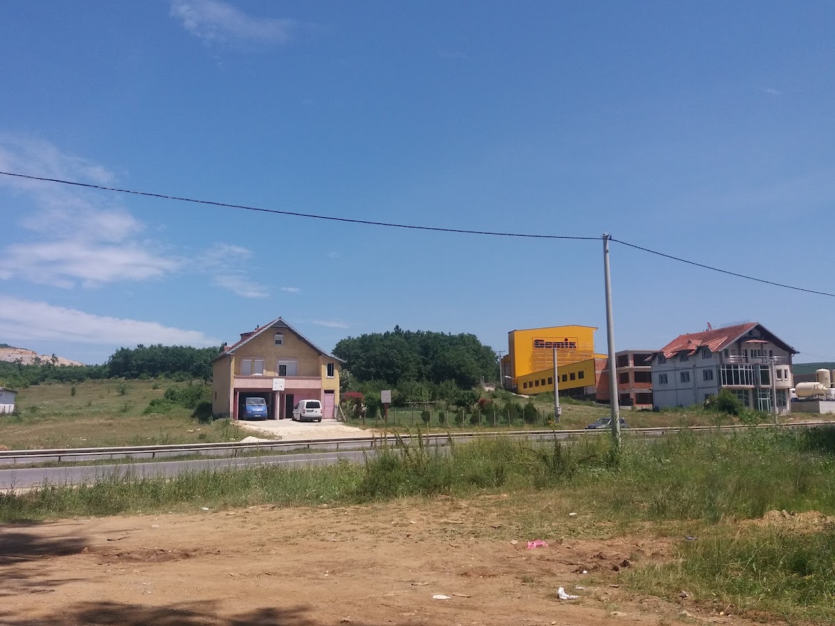Motel&Villa, Rstaurant "KRONI MBRETIT"- MBYLLUR- — Hotele & Akomodim në Drenas — photo 2