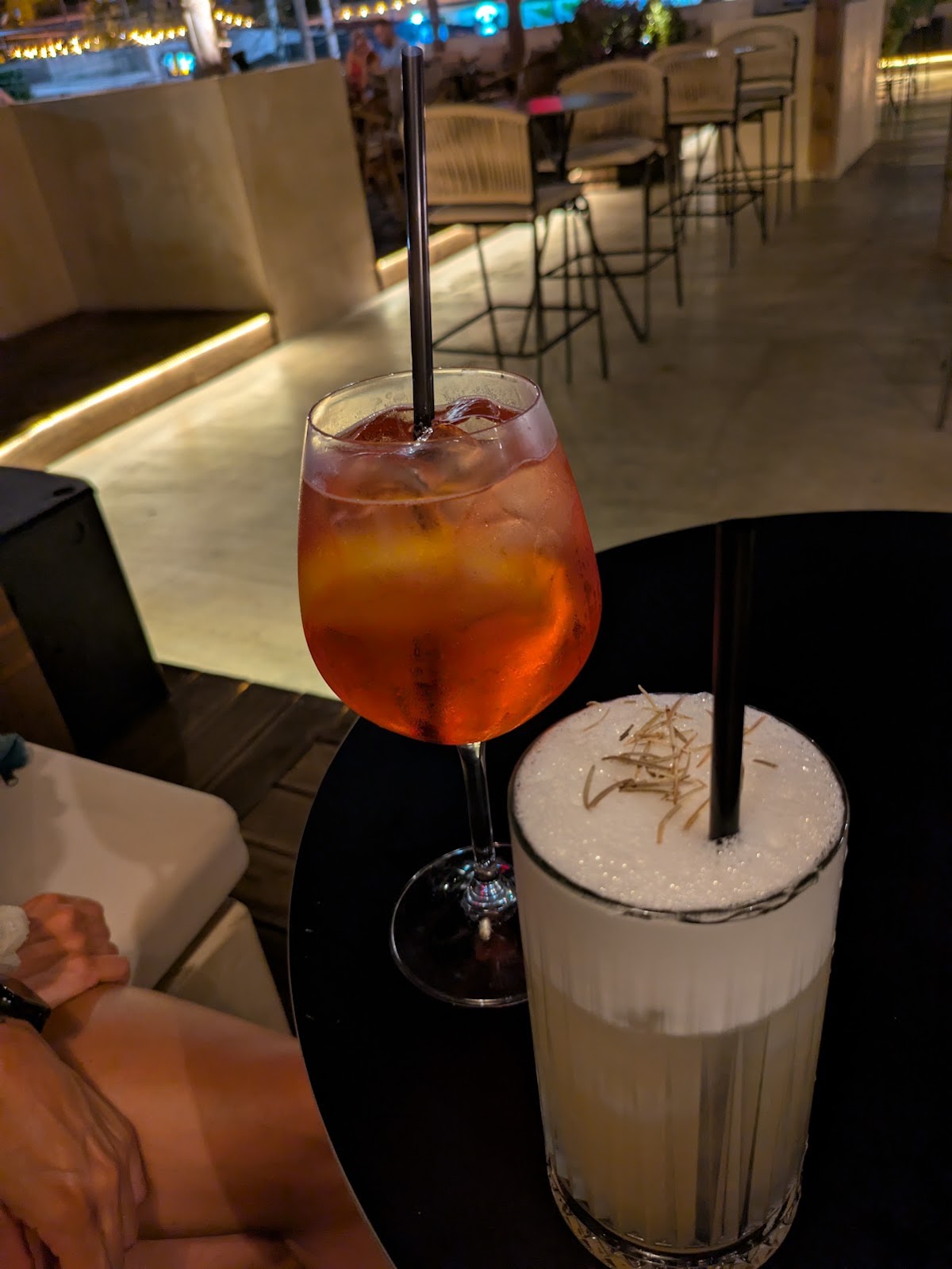 Dips Lounge - Cocktails, Sushi & more photo 3