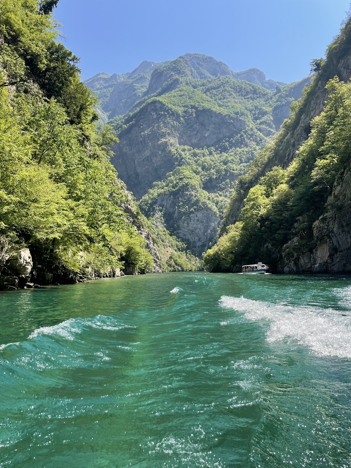 Komani lake photo 3