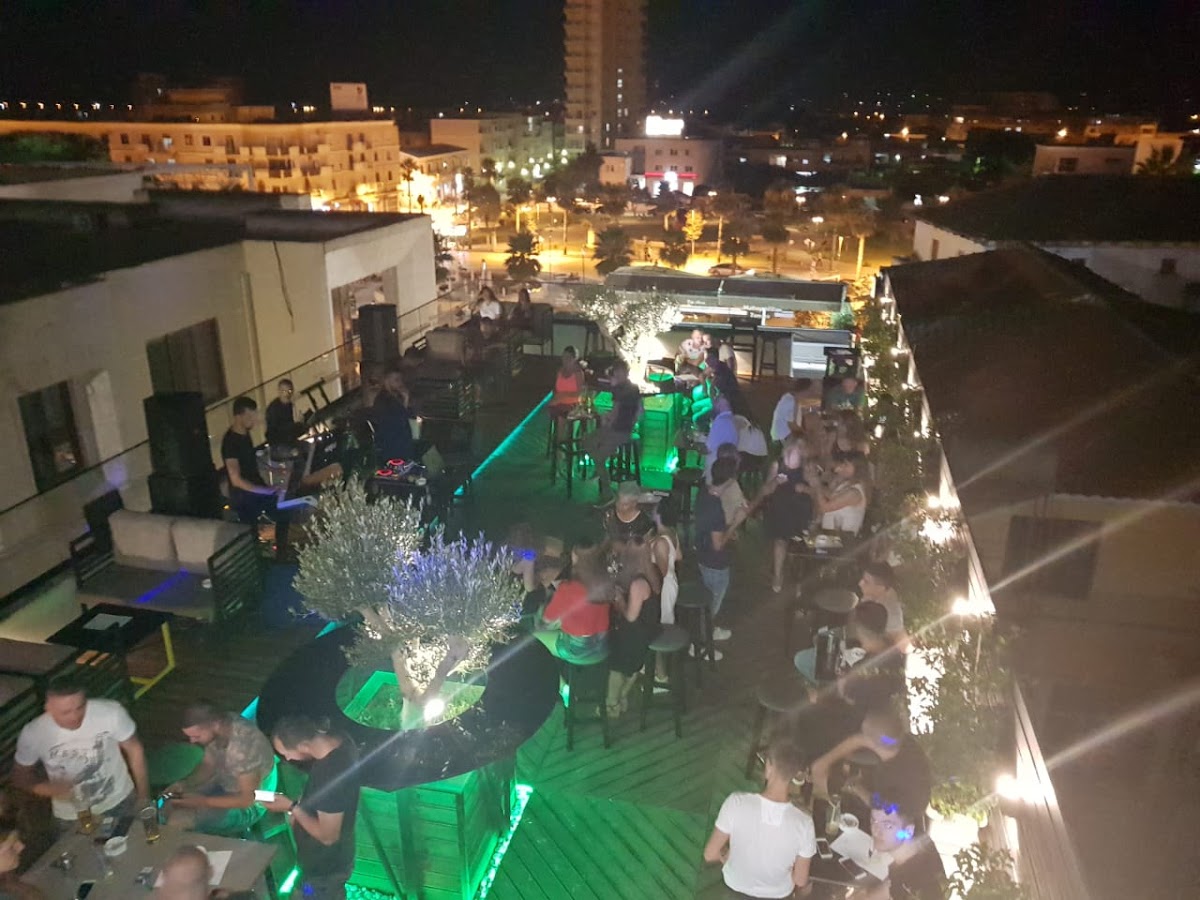 Metropolitan Lounge photo 4