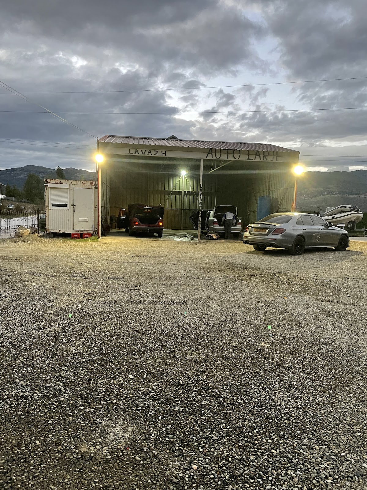 Kukës Camping — Hotele & Akomodim në Kukës