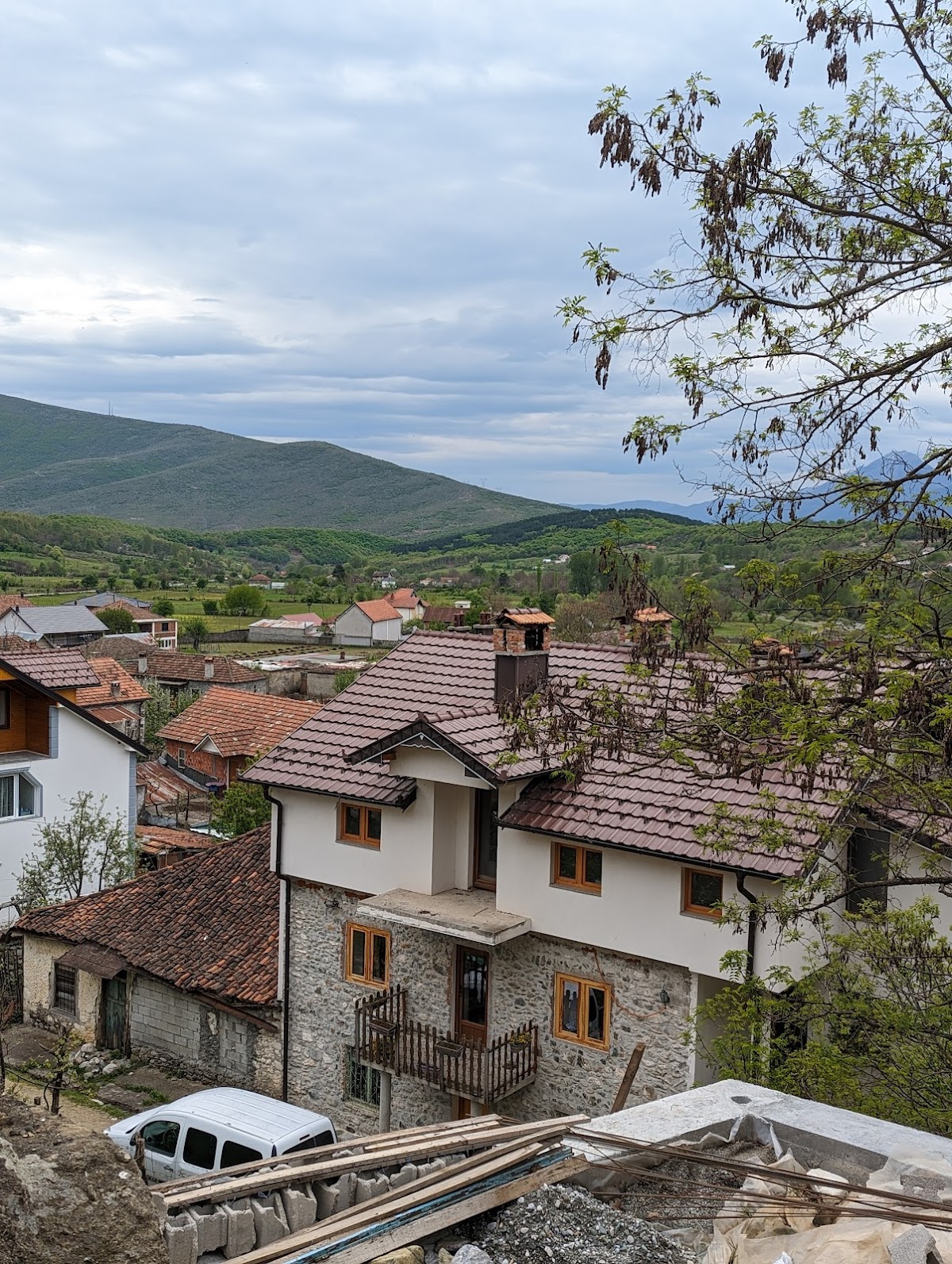 Aste Guesthouse — Hotele & Akomodim në Tropojë