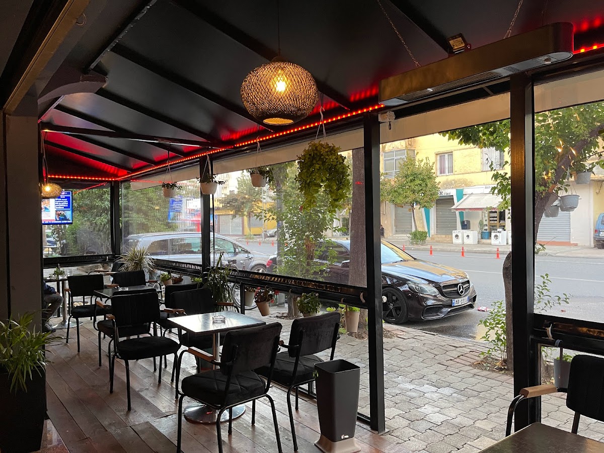 B12 Caffe