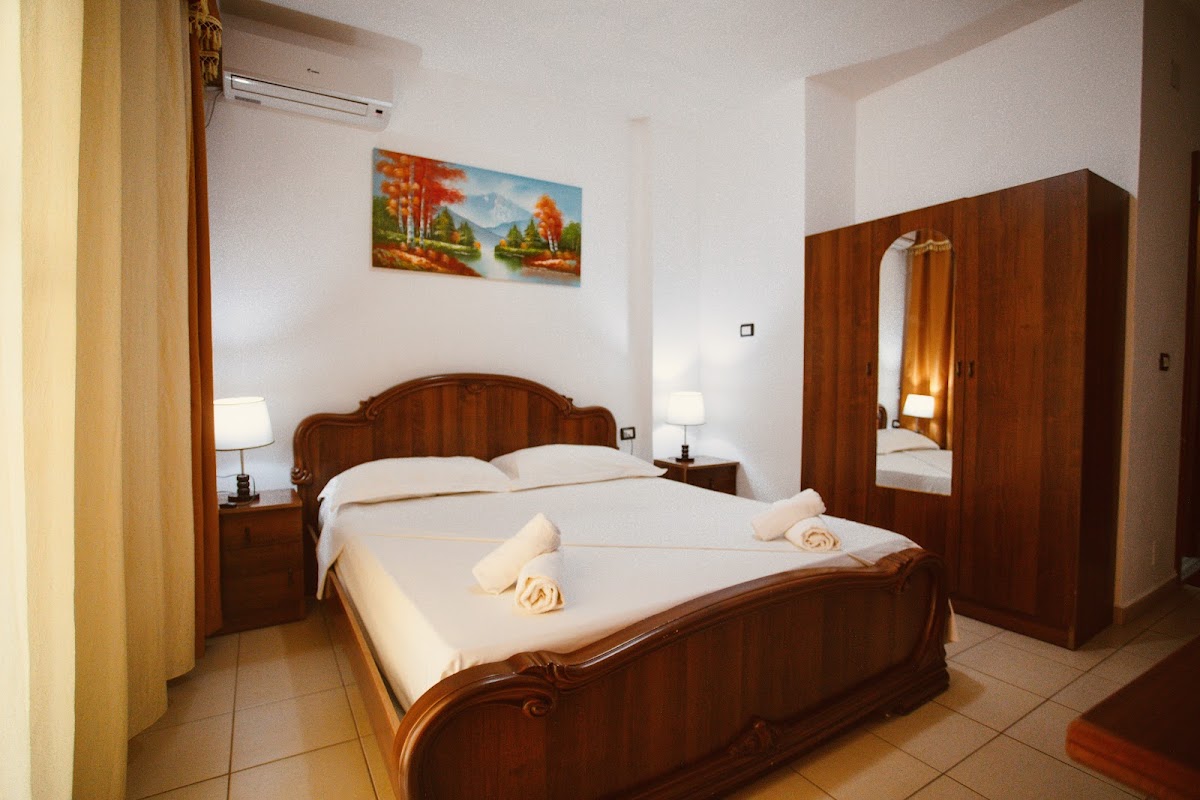 Hotel Camping Mali i Robit photo 2