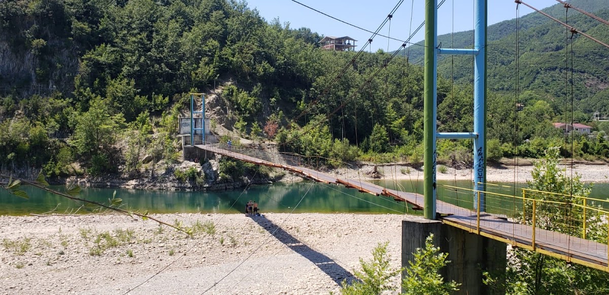 Suspension bridge photo 4