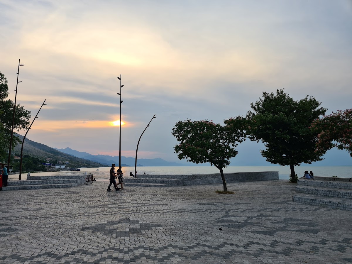 Shëtitorja photo 2