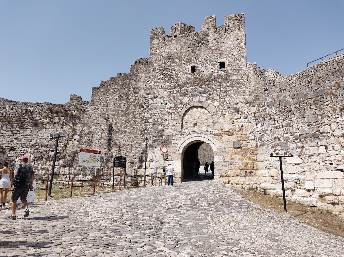 Bar Fatos Orizaj, Berat photo 4