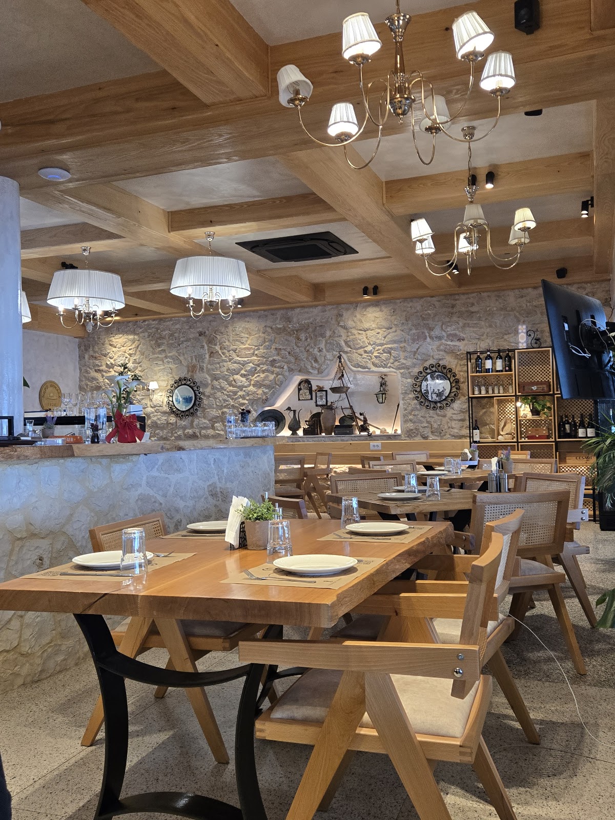 Himara ‘28 Restaurant photo 5