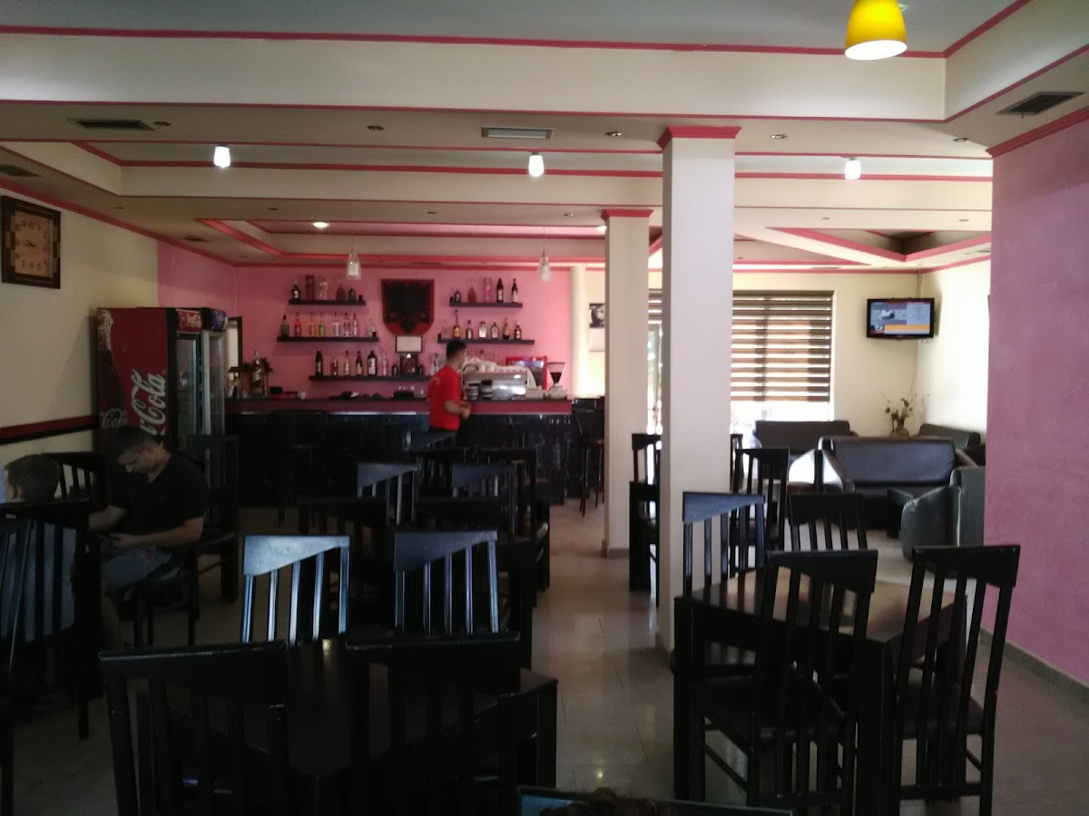 Hotel Shqiponja photo 3