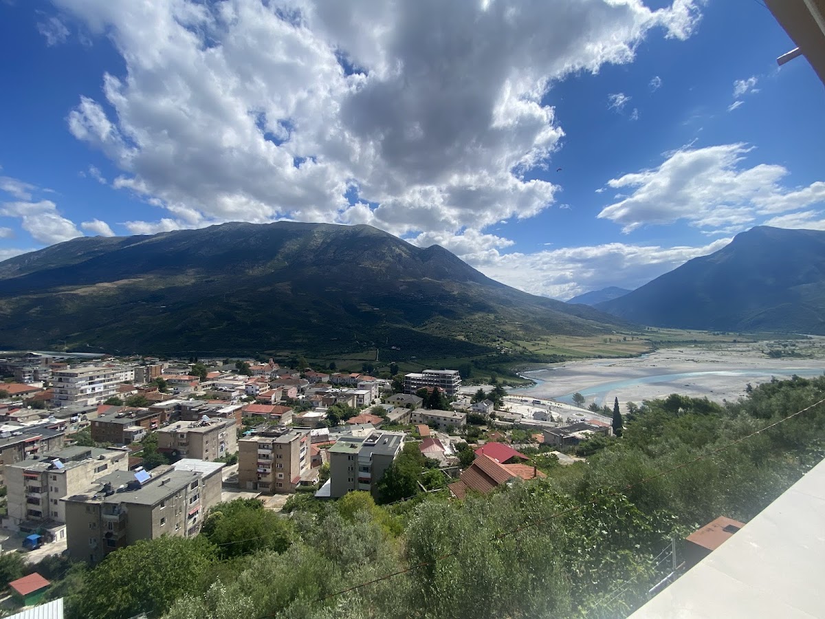 Vila Përmbi Tepelenë