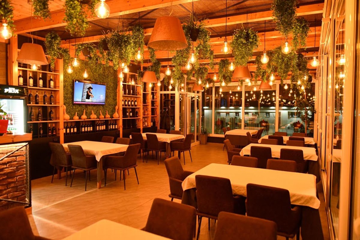 Tomorri Restaurant