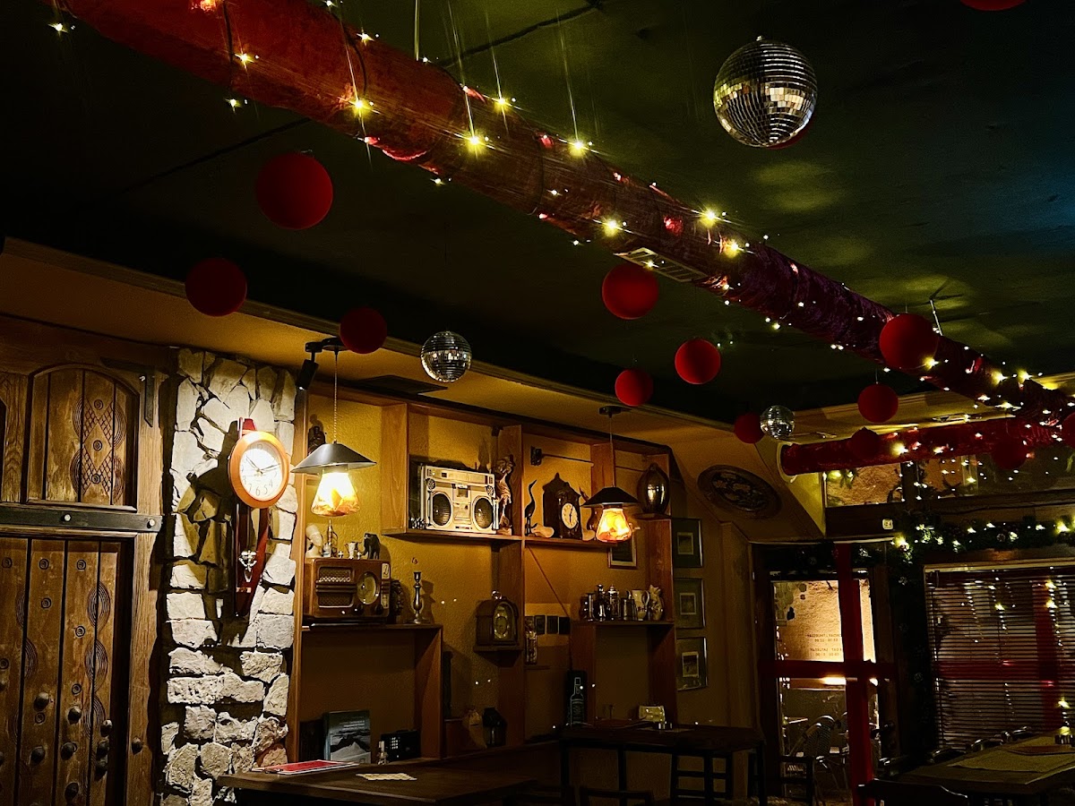 Ambasadë Pub photo 4