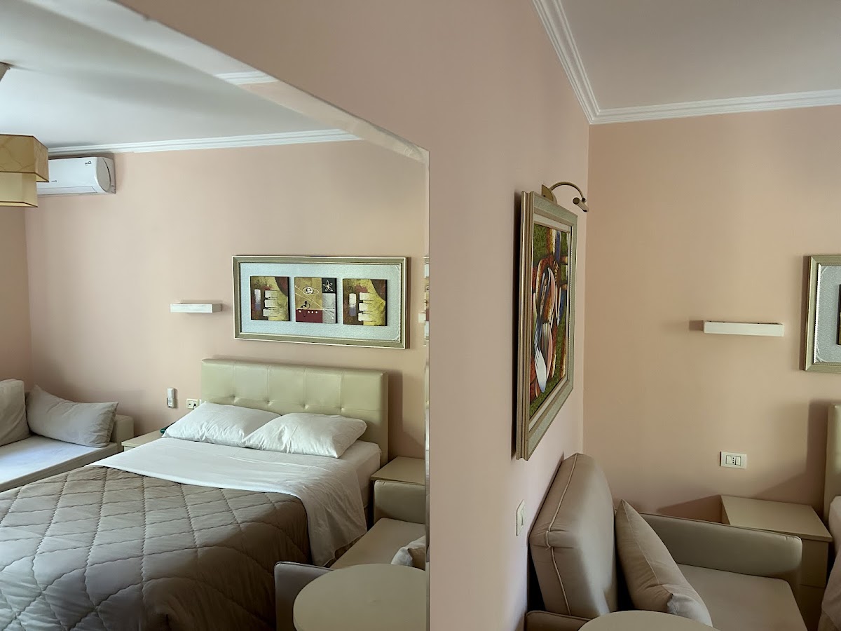 Hotel Pik Loti photo 2