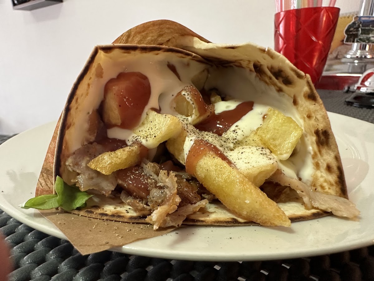 Gusto Fast Food photo 2