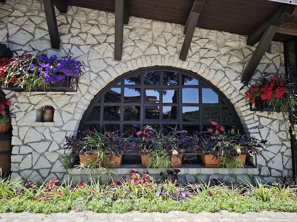 Bujtina e Gjelit (Rooster’s Inn) Restaurant photo 4