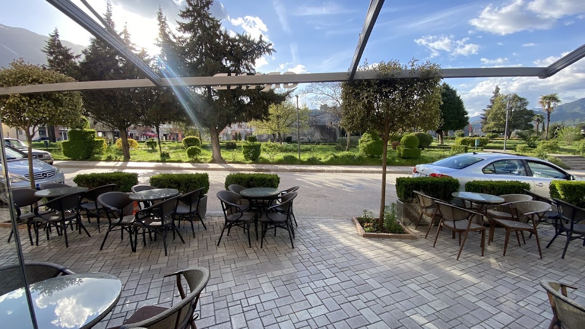 Grand Bar Permet