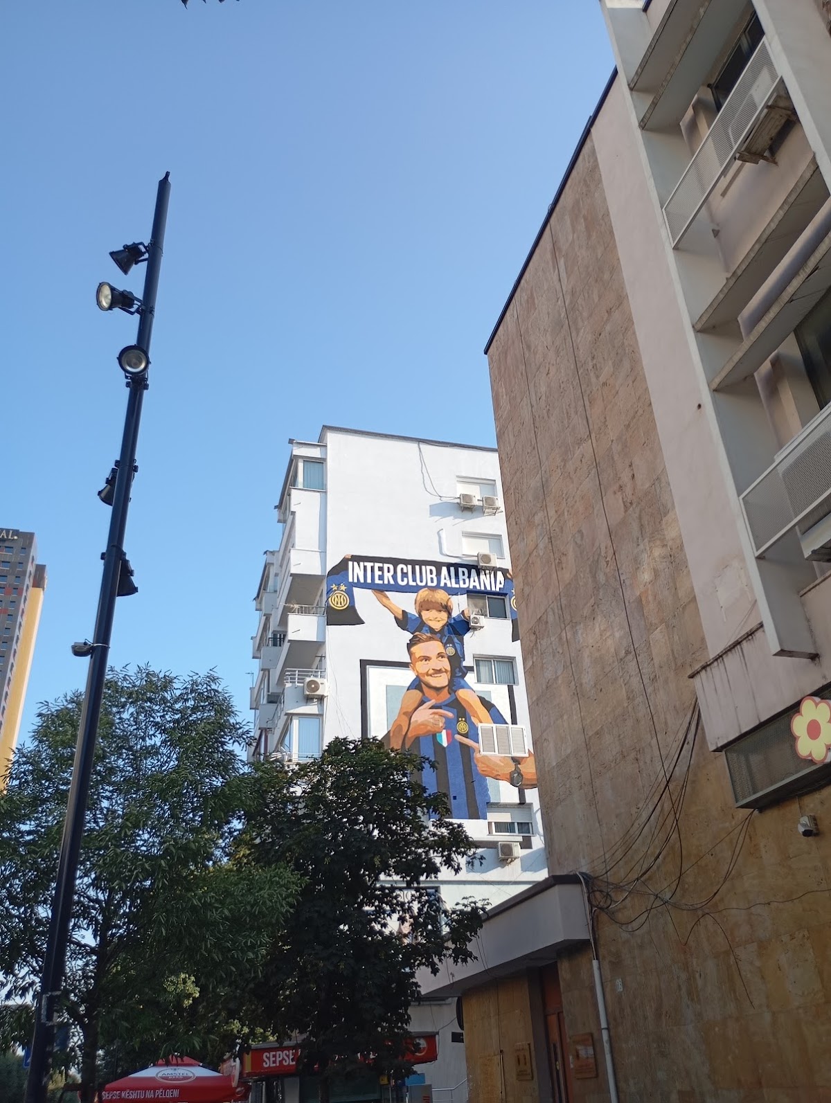 Inter murales