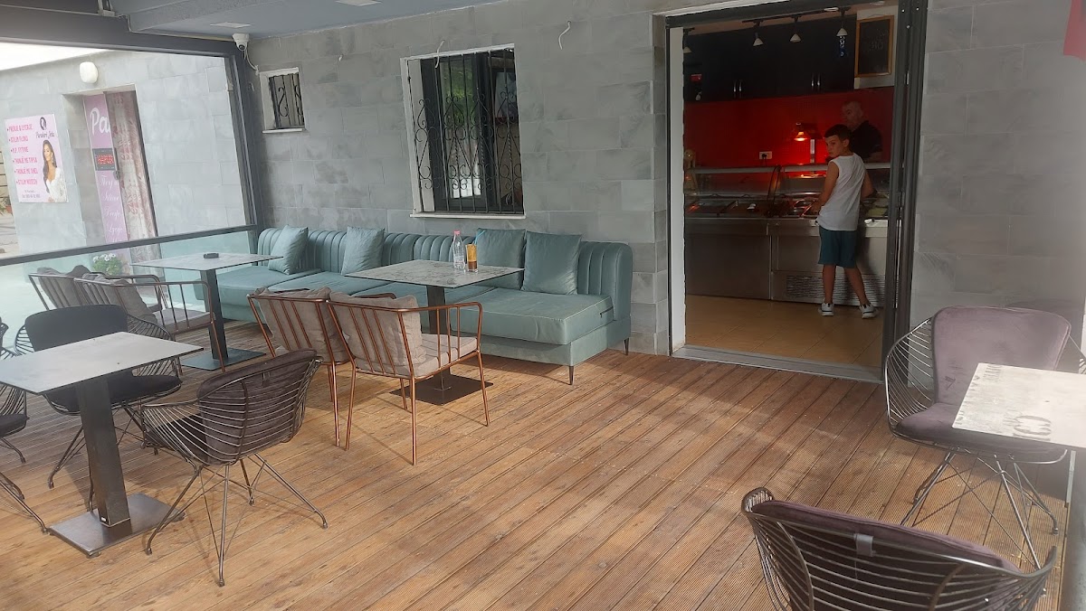 Bar Food Planet photo 3