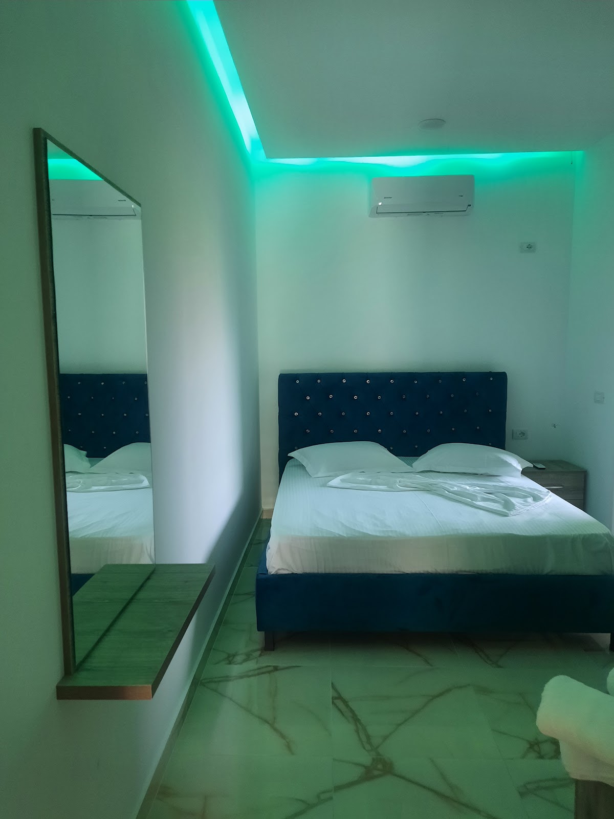 MEGNIAR HOTEL photo 2
