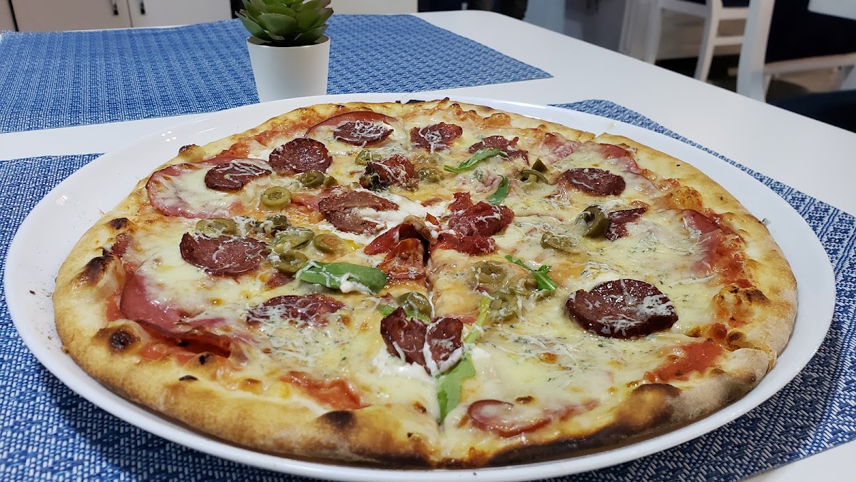 Mona Lisa Pizza Bar