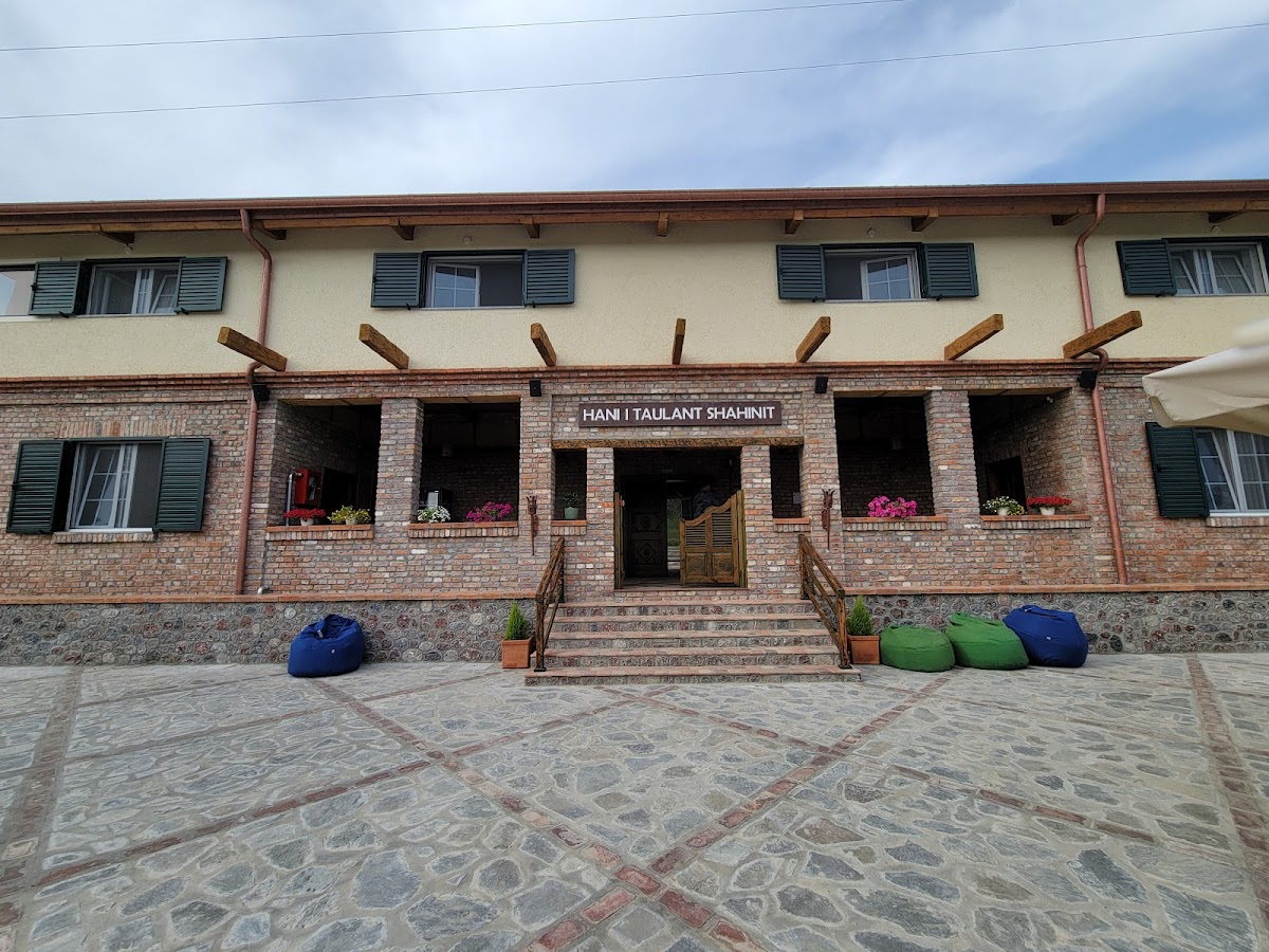 Hani i Taulant Shahinit photo 4