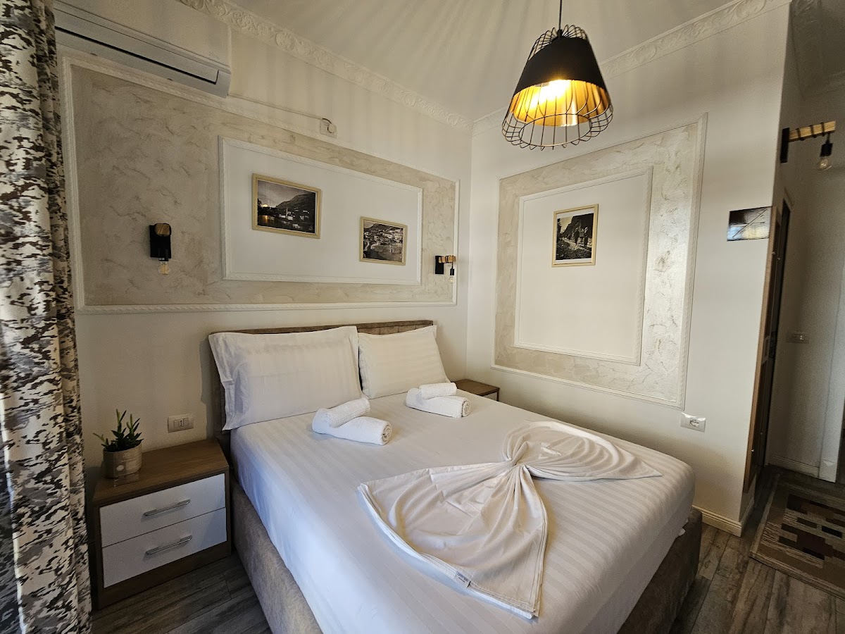 Vila HK photo 2