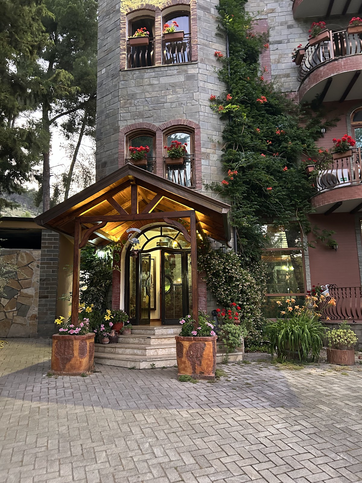 Hotel & Restaurant Castle Park Berat Slow Food photo 3