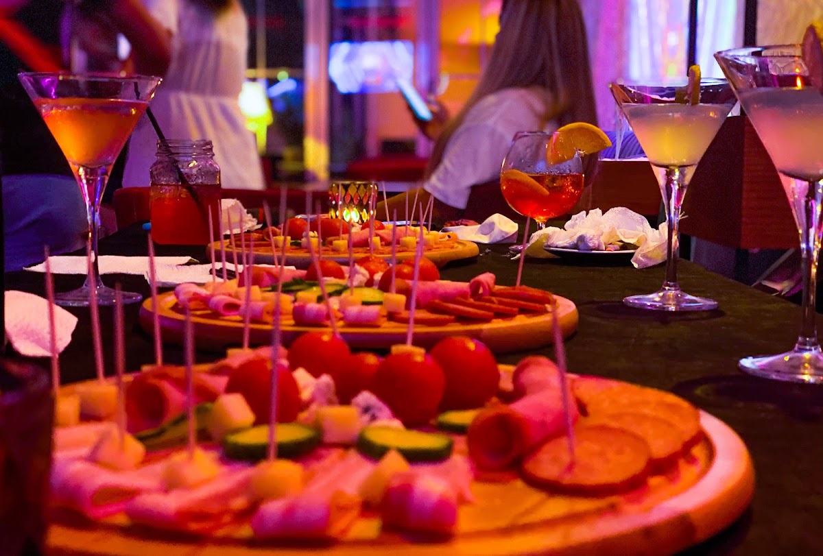DION LOUNGE BAR photo 2