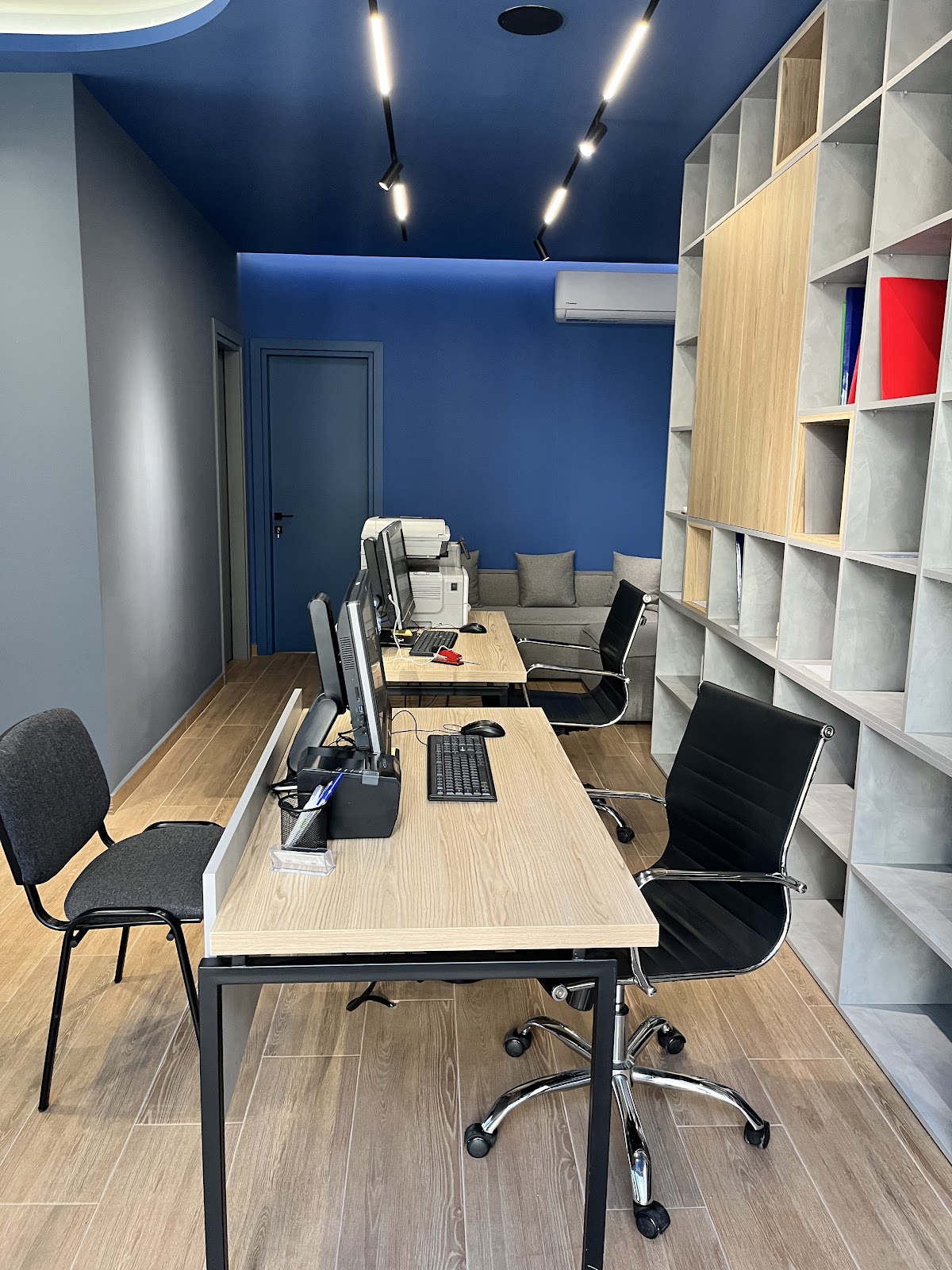Zyra jon office photo 2
