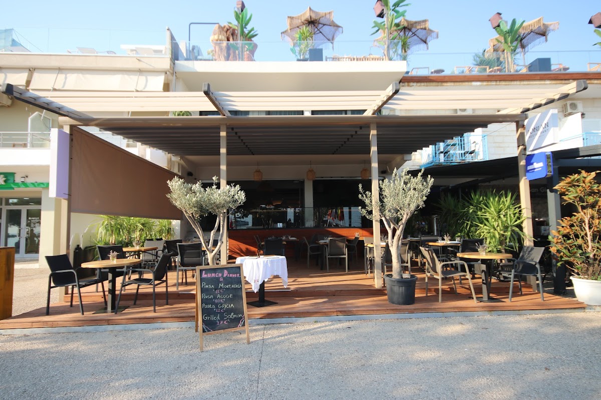 Ionian Restaurant Himare
