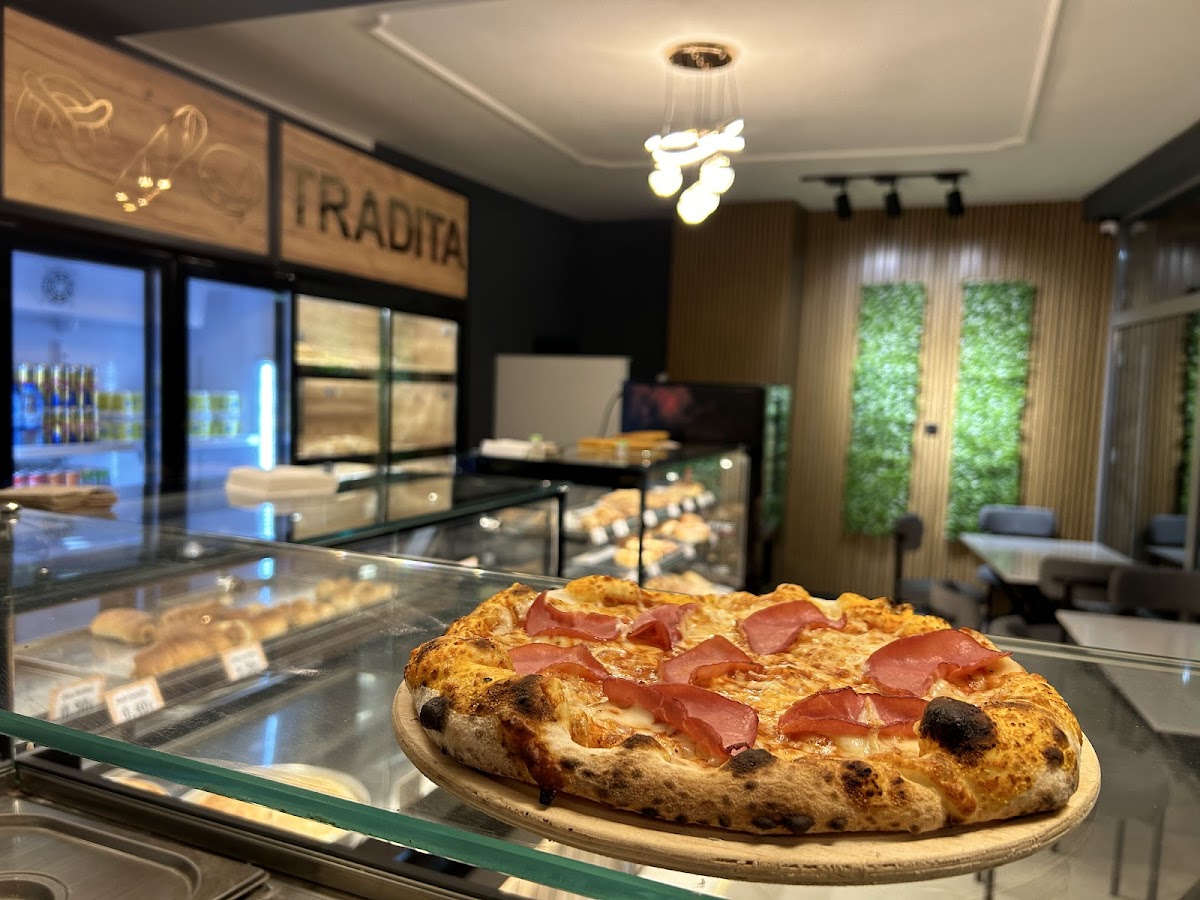 "TRADITA" Bakery&Pizza photo 2
