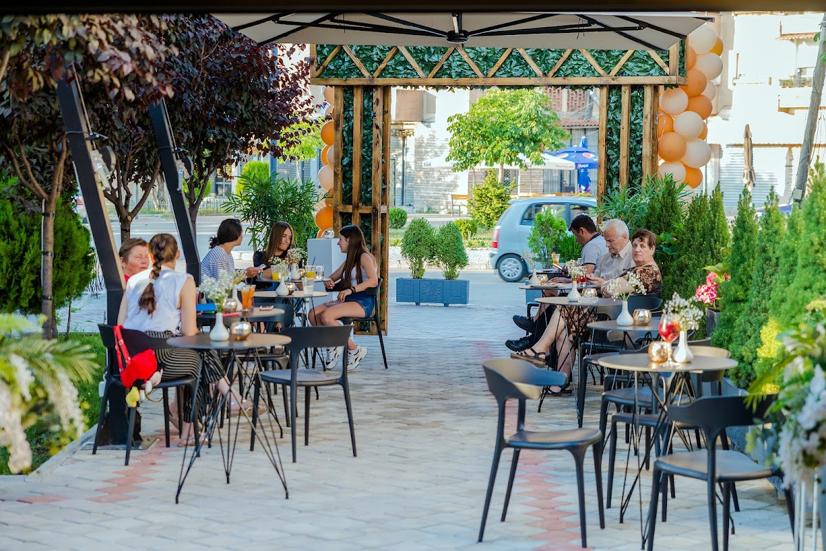 Bar Restaurant Pazari — Restorante në Korçë