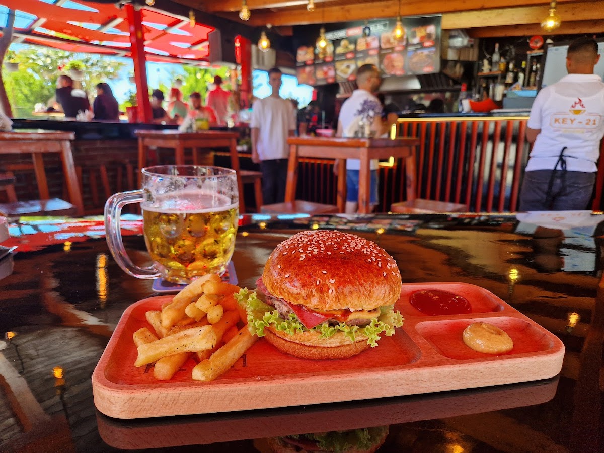 KEY-21 BURGER & GRILL photo 3