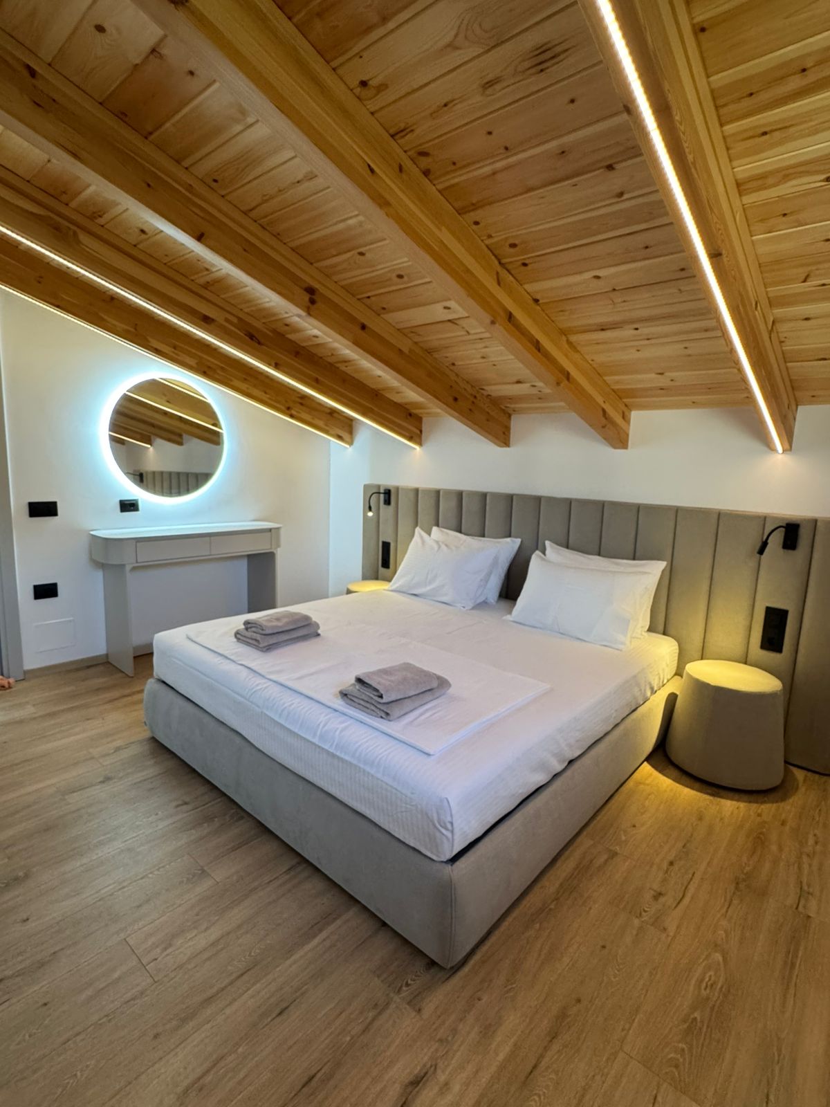 Foti Rooms / Azure Serenity Suites