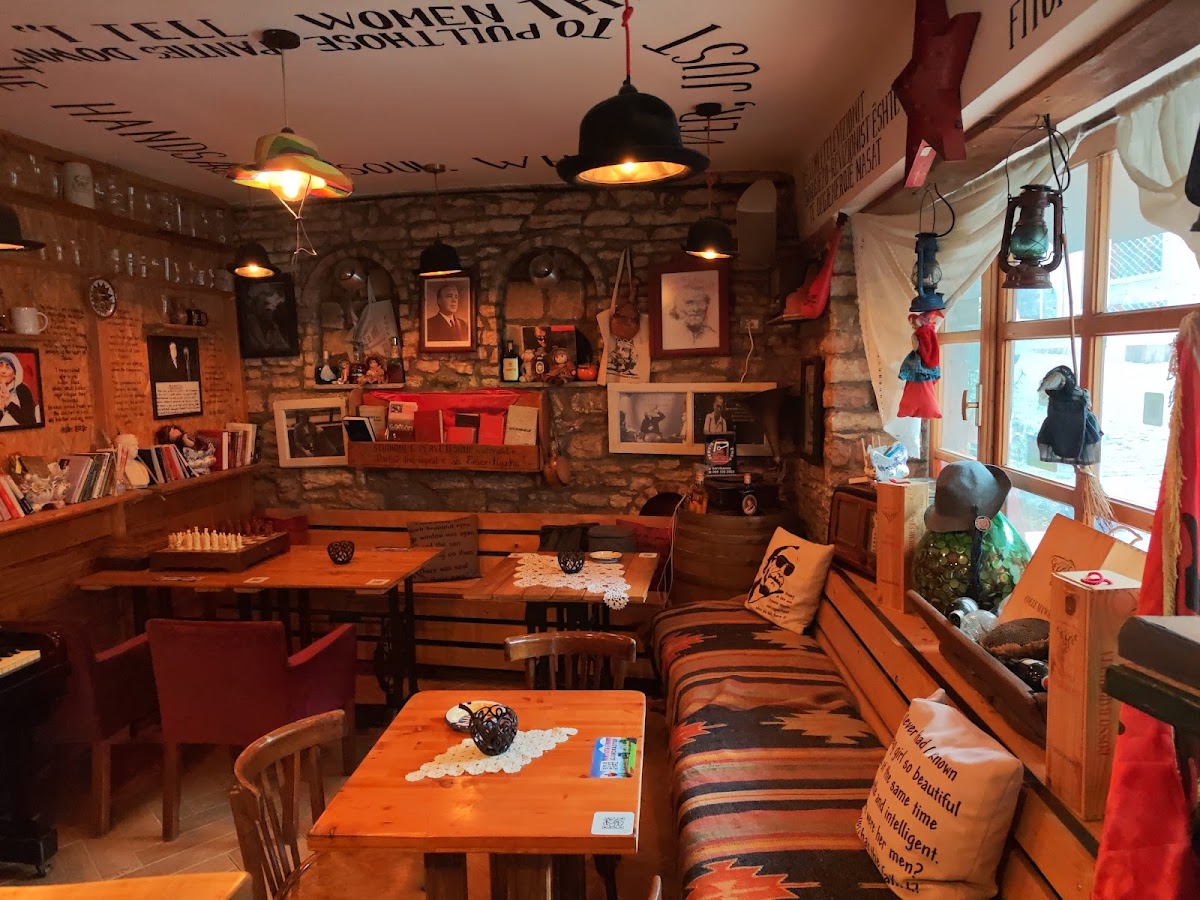 Bukowksi Bar Gjirokaster photo 4