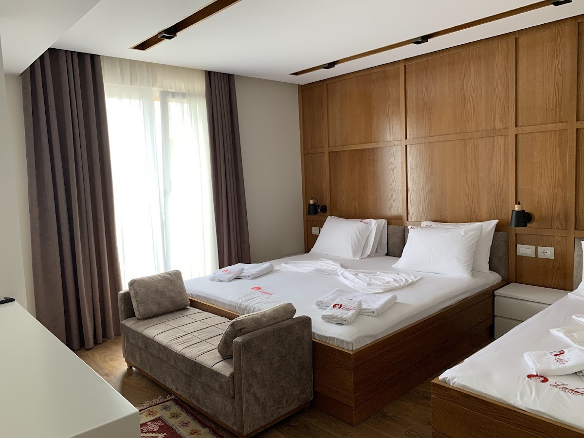 Lahuta Hotel photo 2