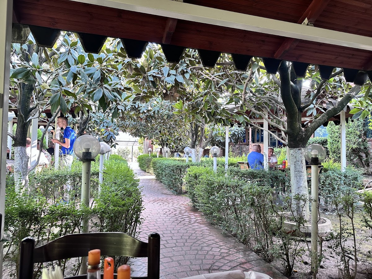 Fredi Bar & Restaurant
