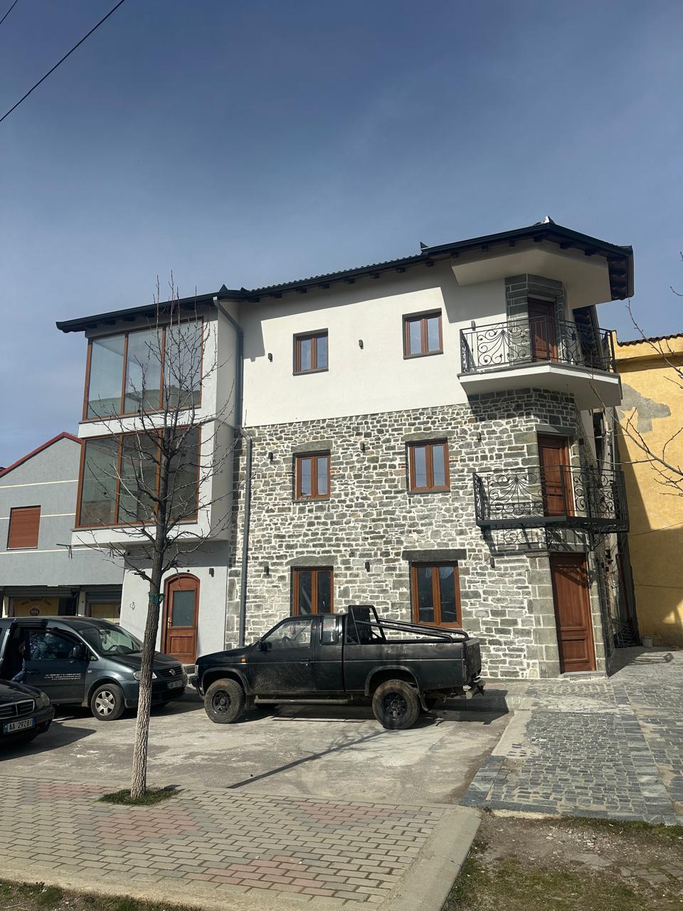 Rrenjet Kolonjare photo 2