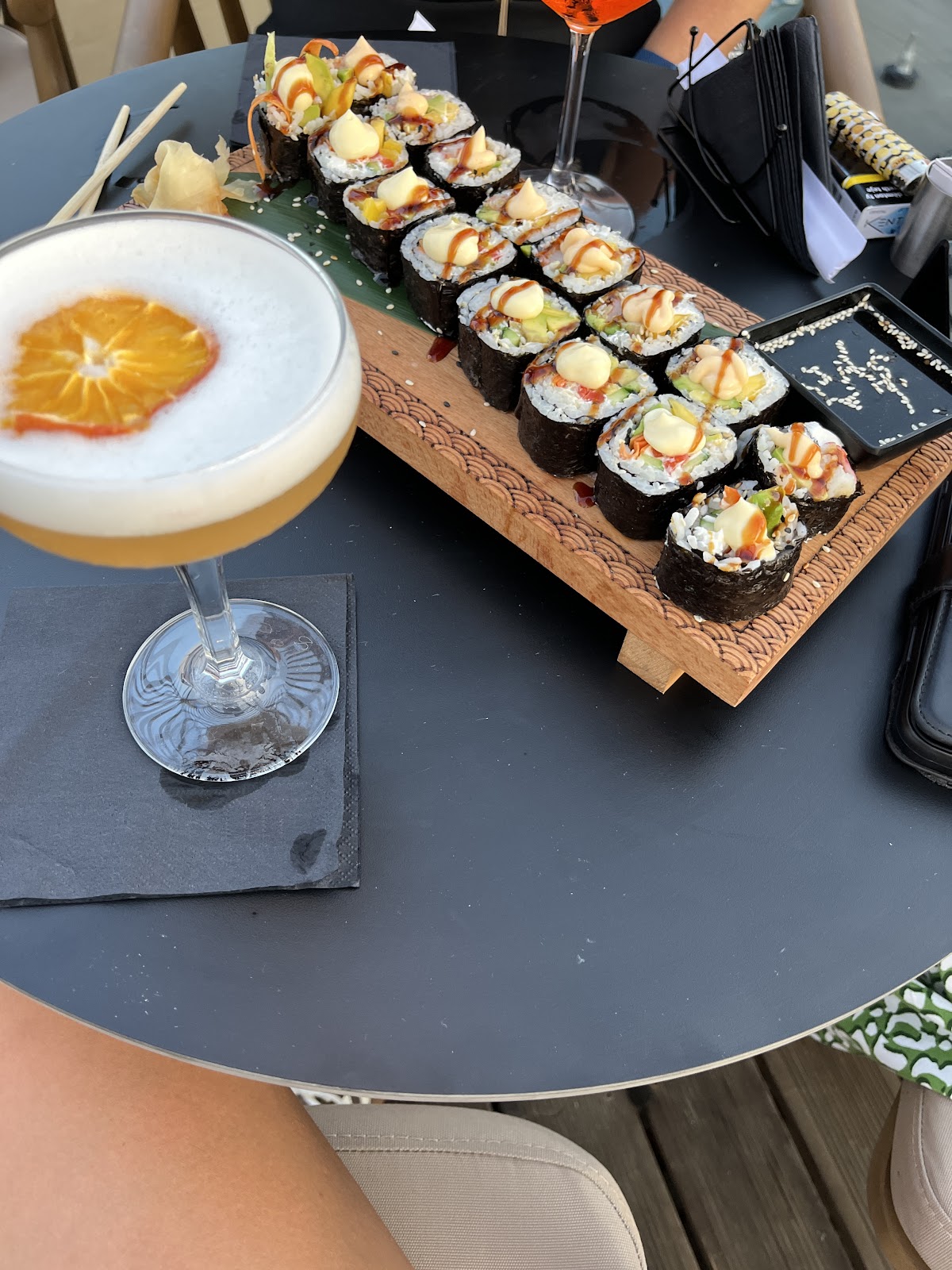 Dips Lounge - Cocktails, Sushi & more