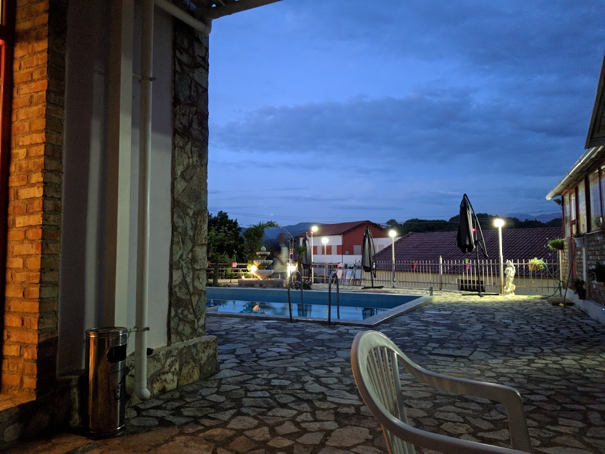 VILA LIVIO Rrëshen Mirditë (guest house)