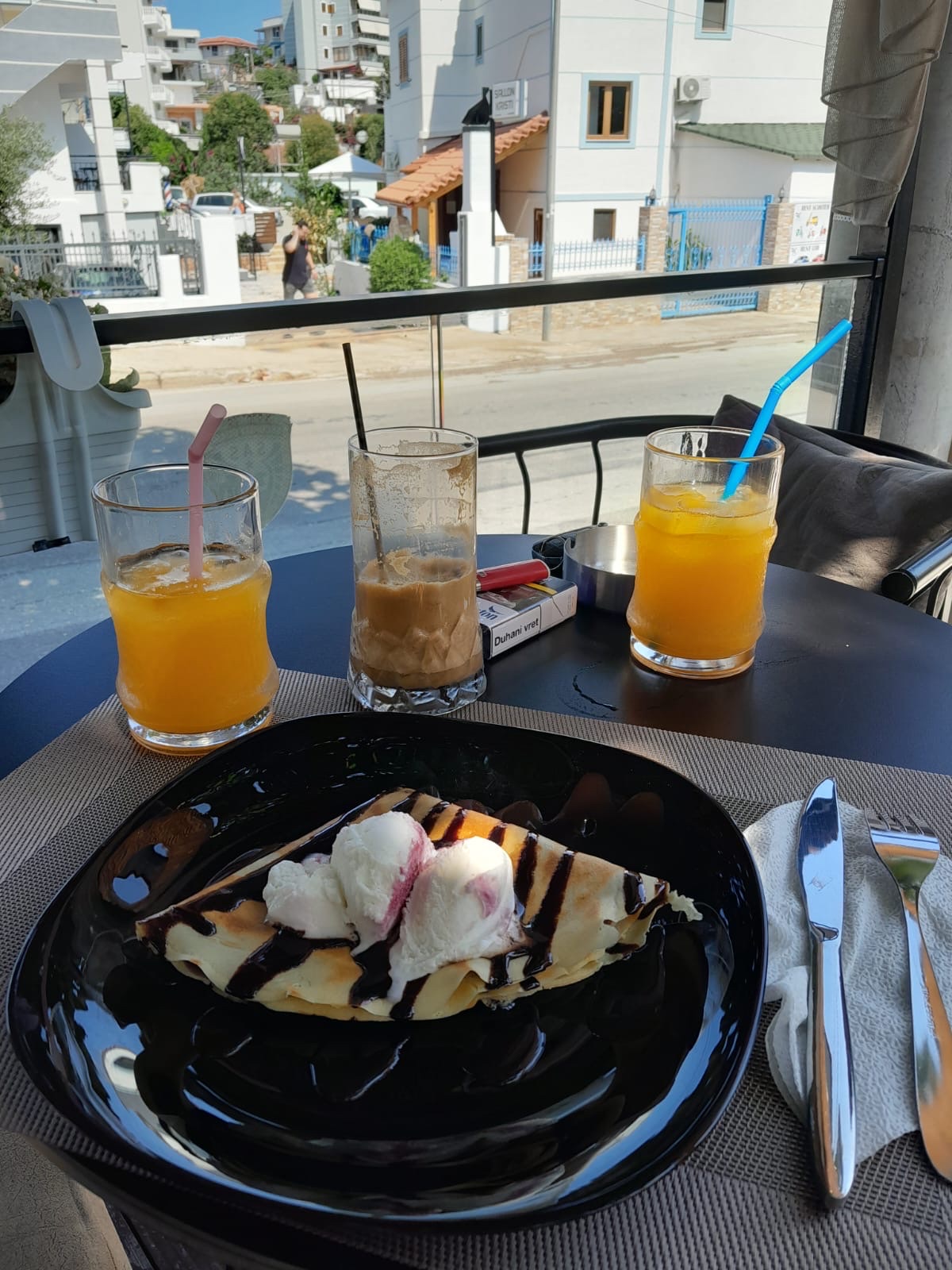 UNIKO LOUNGE KSAMIL & CREPES photo 2